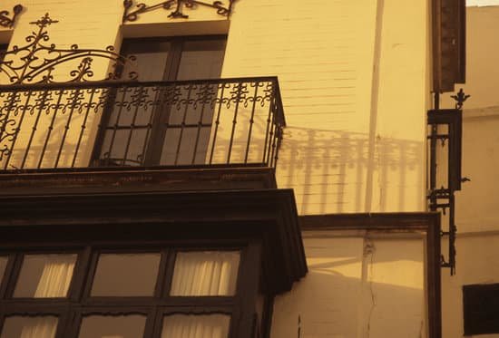 canva apartment balcony MAC L T4spI