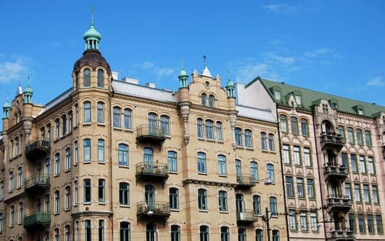 canva apartment building MAEEXtmLc2o