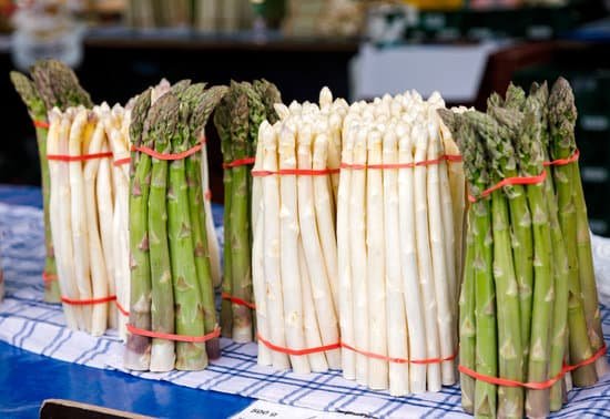 canva asparagus for sale at the market MAEAv7jrzQw