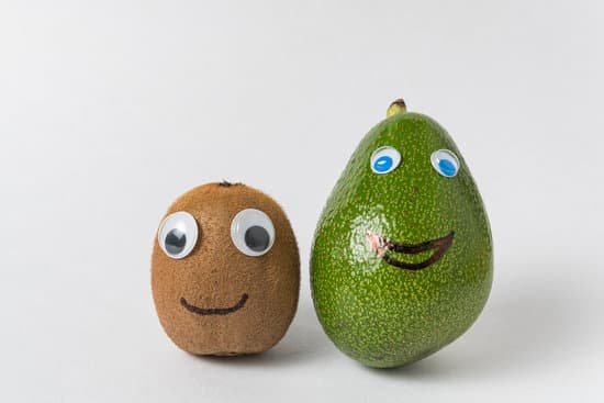 canva avocado and kiwi with funny faces on a white background MAD7Hhc3WAE