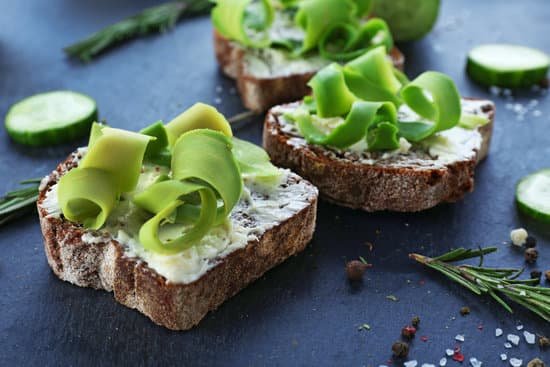 canva avocado sandwiches with spices on dark background MAD QpEAqdQ