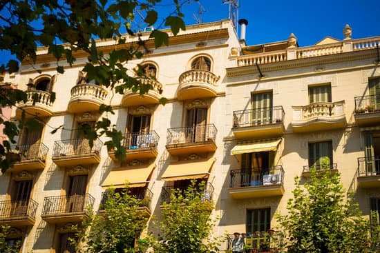 canva barcelona apartments MAEEgocucEs