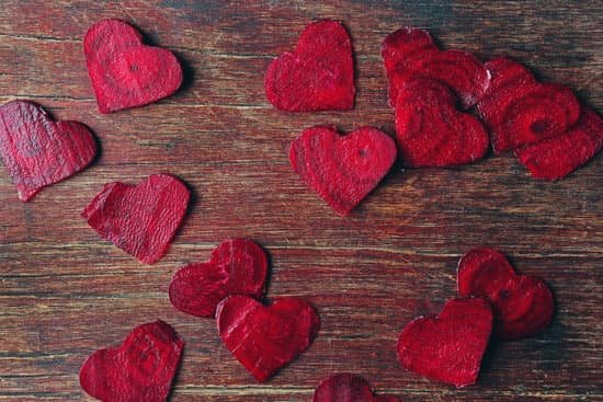 canva beet slices on wooden background MAD Q8sCUzA