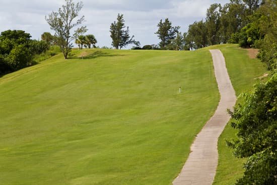 canva bermuda golf course 3 MAEEy4pTiWU