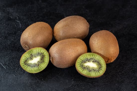 canva bunch of kiwis MAD70sf6a9E