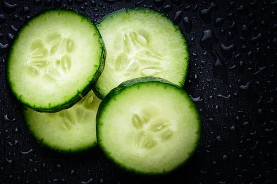 canva cucumber slices with water drops MAEL2fYwzyI