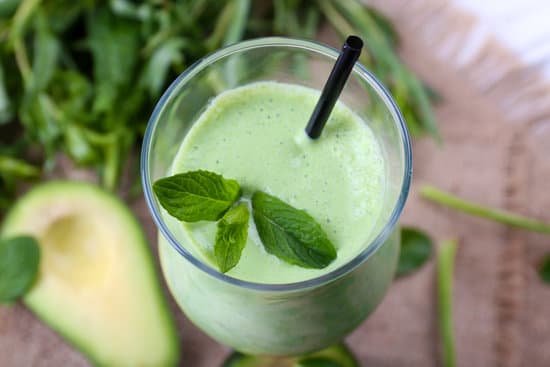 canva delicious fresh avocado smoothie MAD QlhCJi0