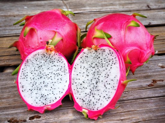 canva dragon fruit MADF4a3bdas