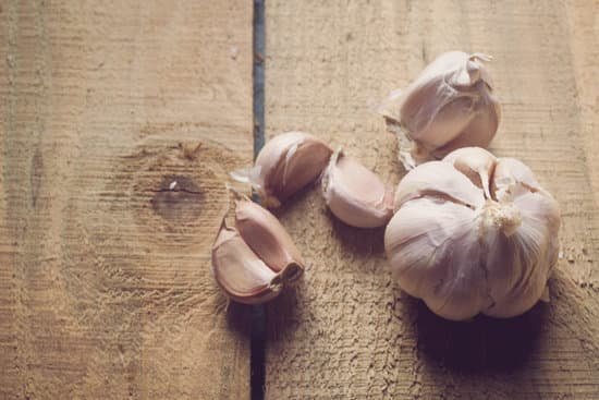 canva garlic MADAJZj 5rQ