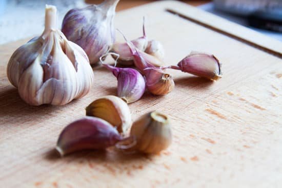 canva garlic MADBwp0Ih7o