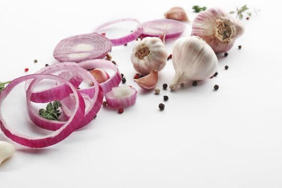 canva garlic onion and black pepper on white background MAD8SvQl8 4