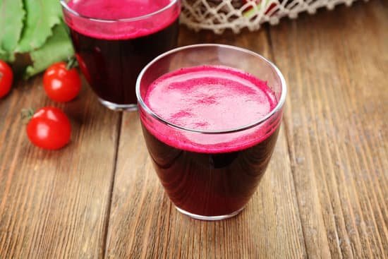 canva glasses of beet juice with vegetables on table close up MAD MZYFrwE