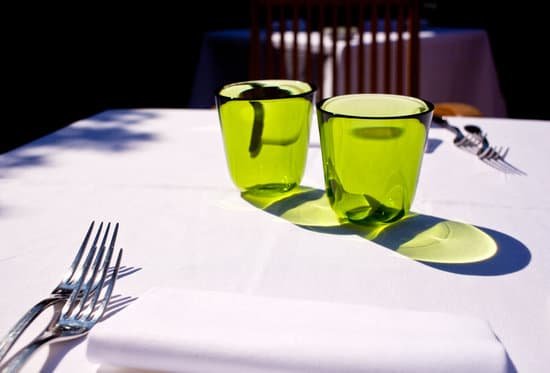 canva green glasses MADKrpQY5ow