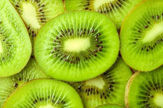 canva green slices of ripe kiwi MAD9bjPV4vc