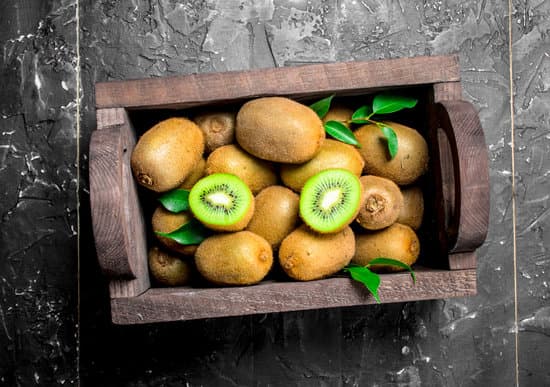 canva kiwi in a wooden box MAEPV6cAVlE