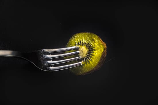 canva kiwi on fork MAEPmS8pRjY