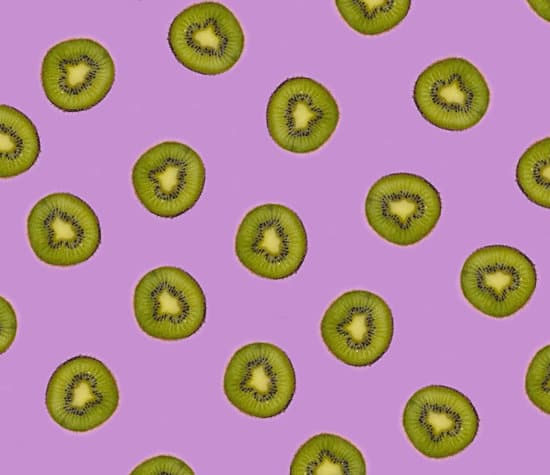 canva kiwi pattern on a purple background MAEQMQtBkZI