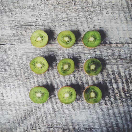 canva kiwi slices on table MACdbLkb4Dw