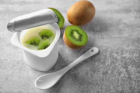 canva kiwi yogurt in a container MAD70l33Jgw