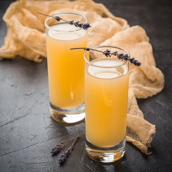 canva lemonade juice with lavender MAEQbNRcgQY