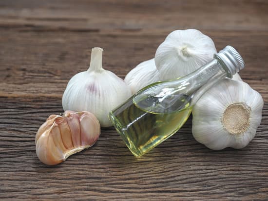 canva natural fresh garlic oil MAERDQS9I2M