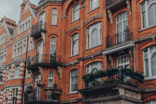 canva red brick apartment block in mayfair london uk. MAES46pdf90