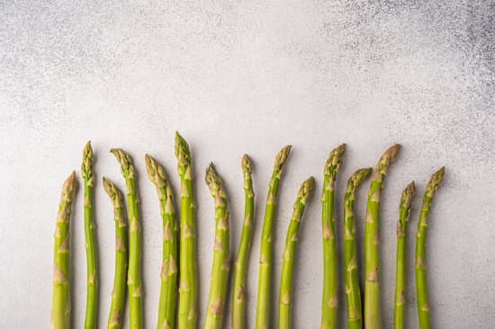 canva row of asparagus flatlay MAEQo9R7528