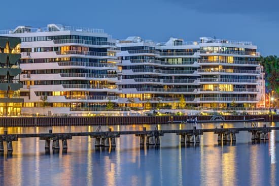 canva scenic view of apartment buildings in the city MAEHqKPFyw0