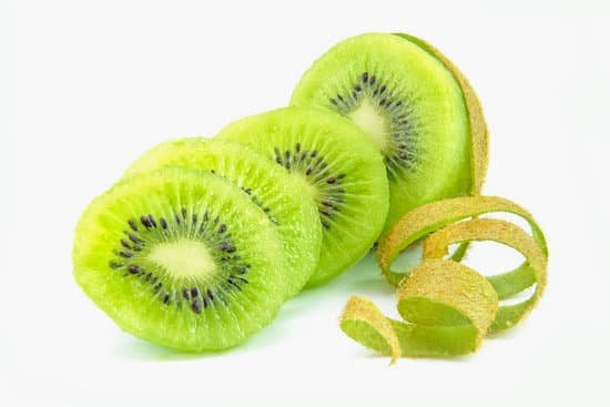 canva slice kiwi fruit on white background MADW86kb6H4