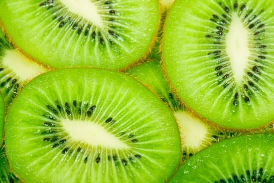 canva slices of kiwi MAD6vADbnUE