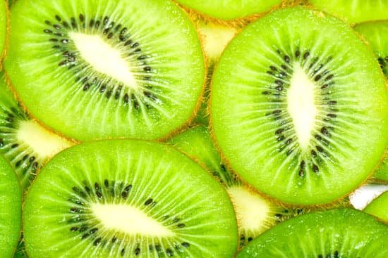 canva slices of kiwi MAD6vOHRmHU