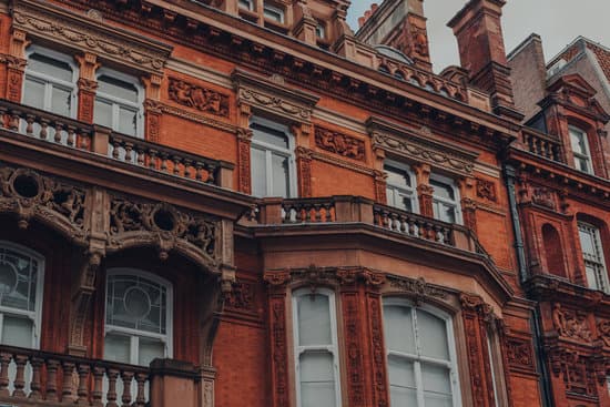 canva traditional red brick apartment block in mayfair london uk MAES4yQRzDA