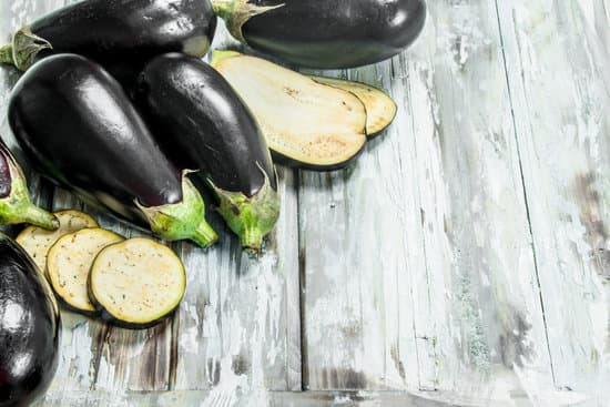 canva whole eggplants and slice of eggplant MAEPXcxO 2g