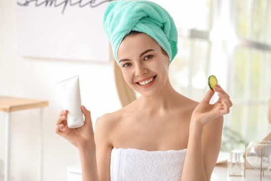 canva woman with cucumber slice and cream in the bathroom MAD7pGkjRP0