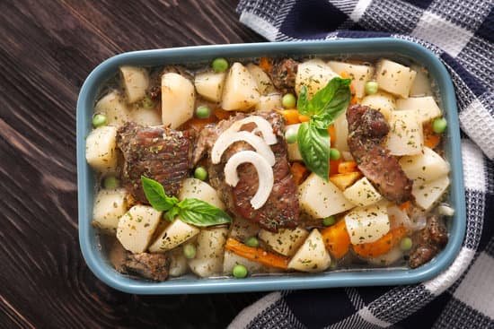canva casserole with tasty meat and potatoes MAD9TuWOy0Y