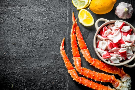 canva crab meat and fresh crab with lemon and garlic. MAEQNPSZuuI