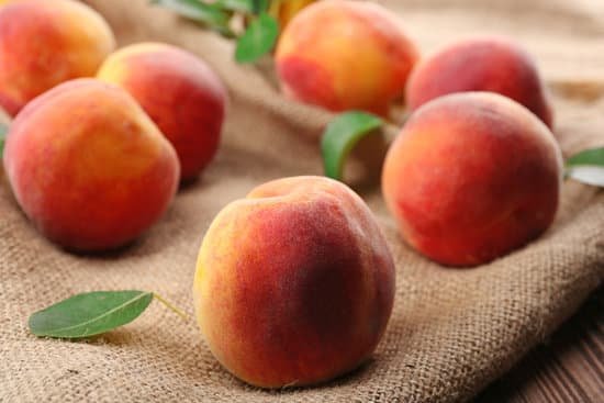 canva fresh peaches on a sackcloth MAD MgnTk30