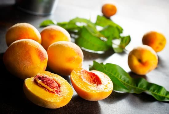 canva fresh peaches on the table MAEIWB66W g