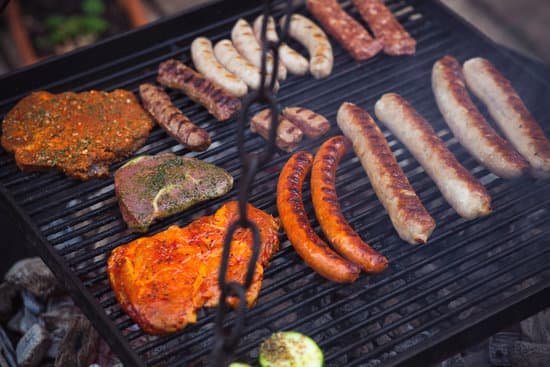 canva grilled meat and sausages on griller MAEEE5roVEI