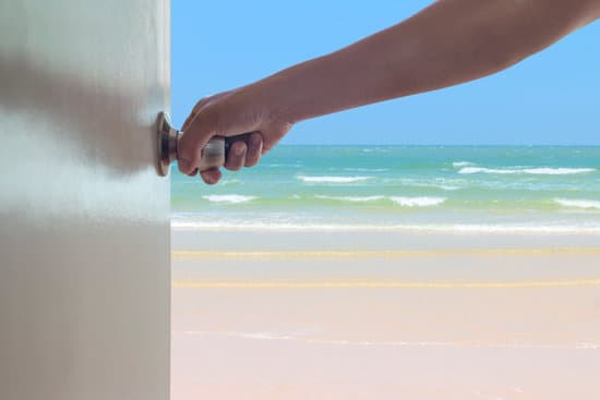 canva hand open door into the sea MAEQwb3miNk