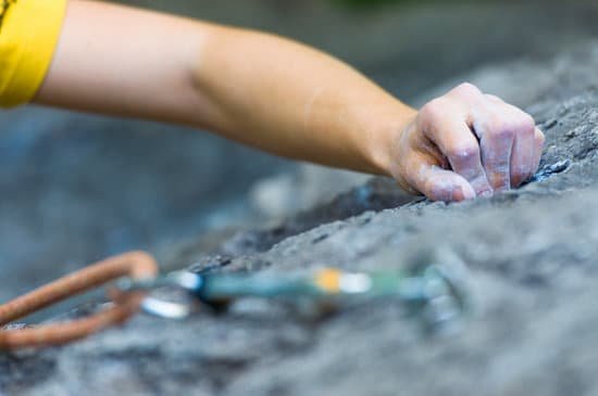 canva hands climbing MAEqi4LYEFU