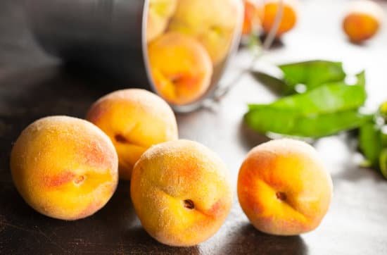 canva harvested peaches closeup MAELQFy Wwo