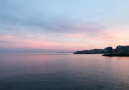 canva landscape of a sunset over the sea MAEQRJrv6 E
