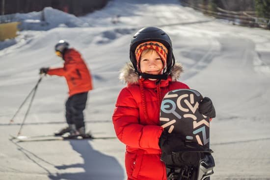 canva little boy ready for snowboarding activity MAELBVK1gVM