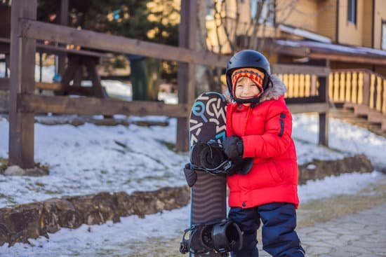 canva little cute boy ready for snowboarding MAELBc jkLU