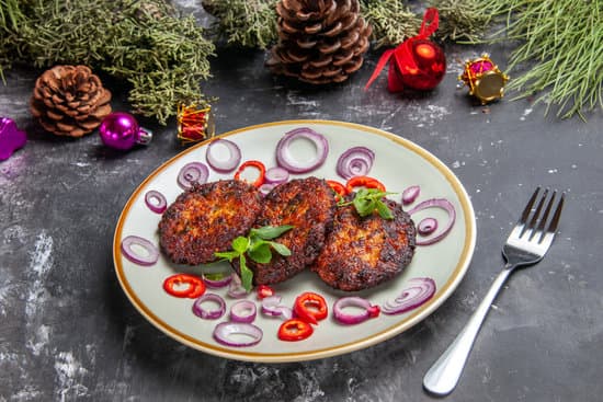 canva meat cutlets and onion rings with christmas decor MAEQow ihko