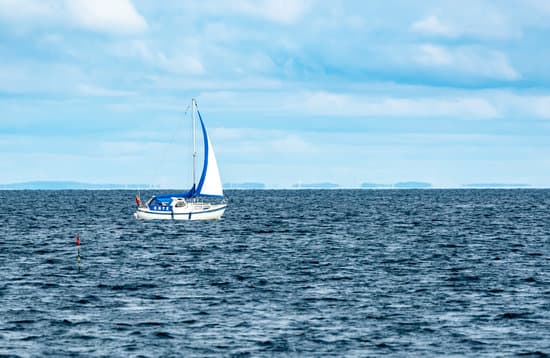 canva motor sailboat on the sea MAEPjmTDSDI