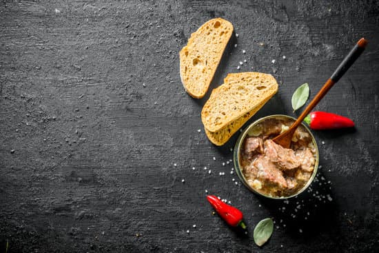 canva open jar with canned meat with bread. MAEQMu nahQ