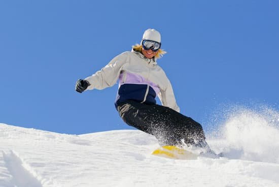 canva person snowboarding MAC79lA5CBk