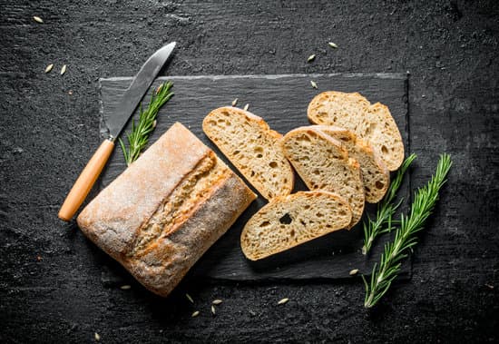 canva pieces of bread with rosemary MAEP3ClnGeo